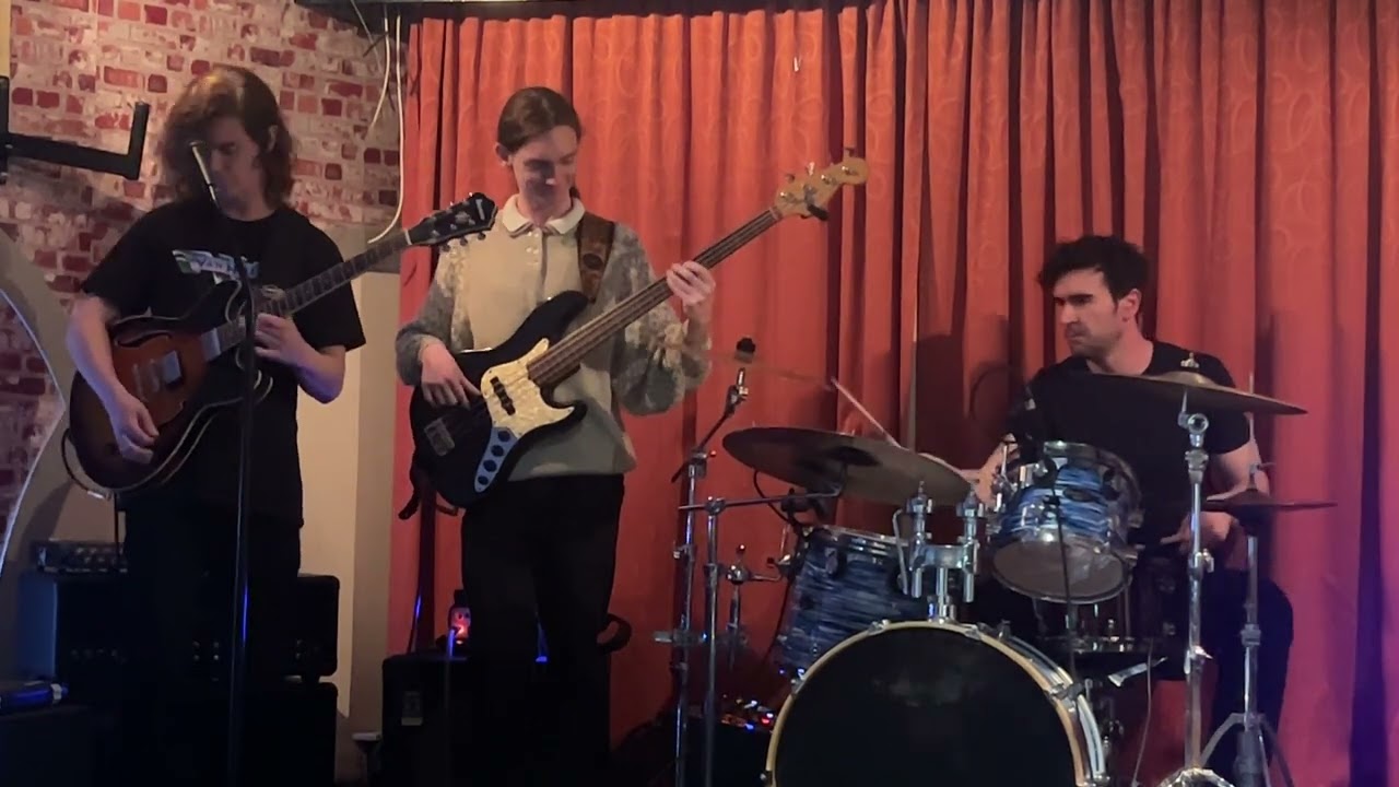 Chris Taplin Band ....I Shot The Sherriff