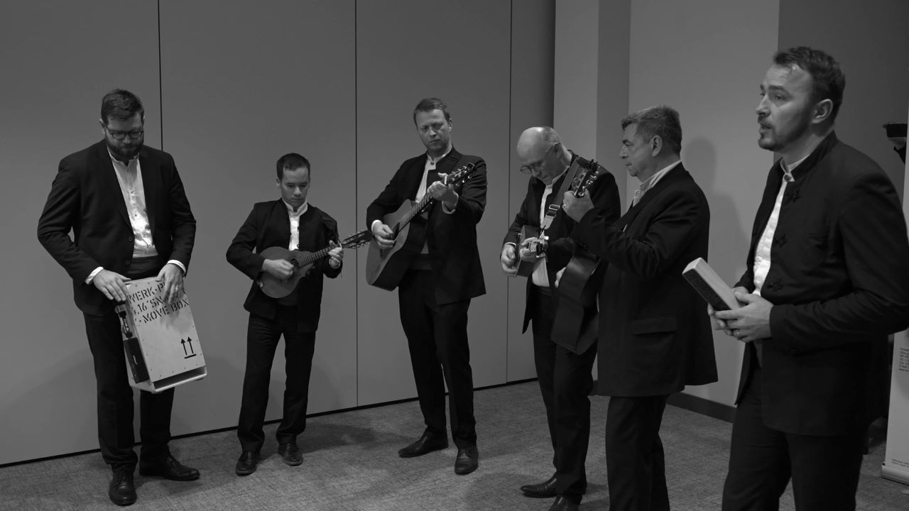 Kuća puna naroda (cover) - KLAPA LEVANDA