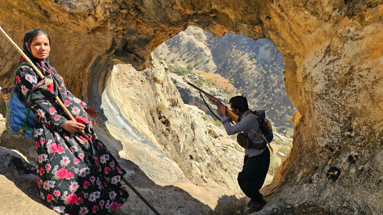 Grazing sheep in the Zagros mountains by a nomadic couple🏔️💞🐏