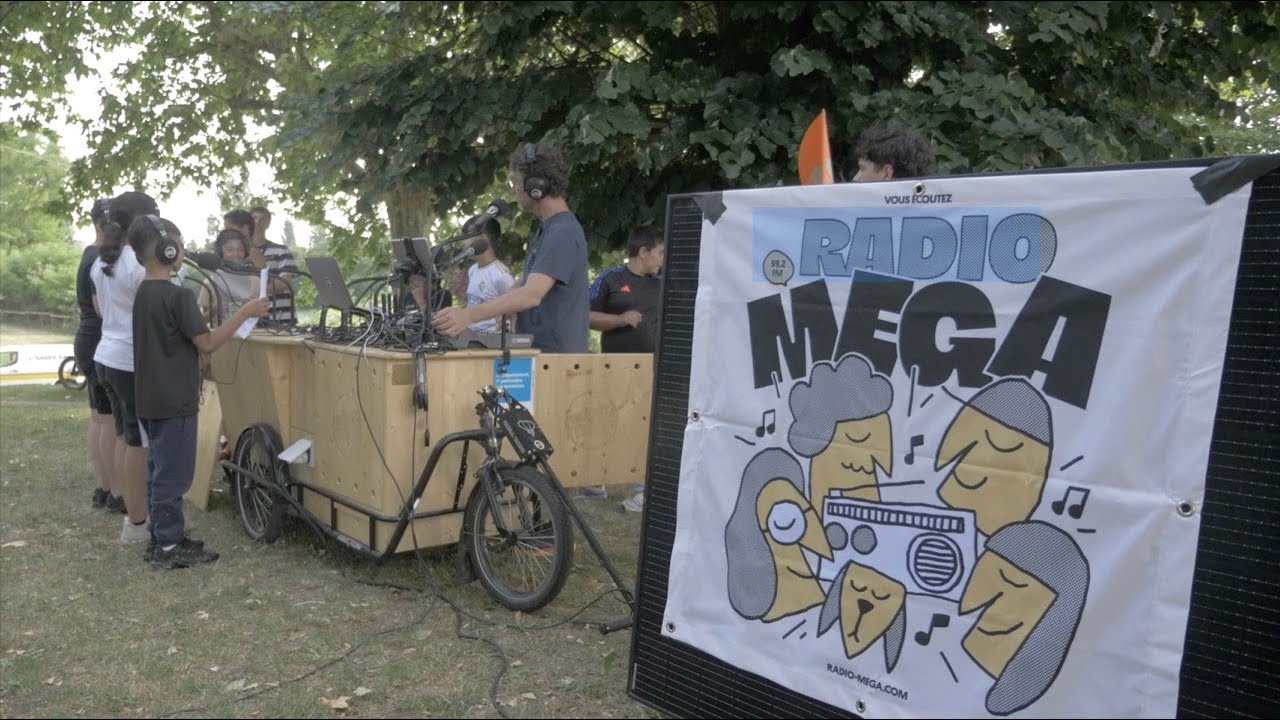 Un vélo radio traverse la Drôme avec des apprentis journalistes !