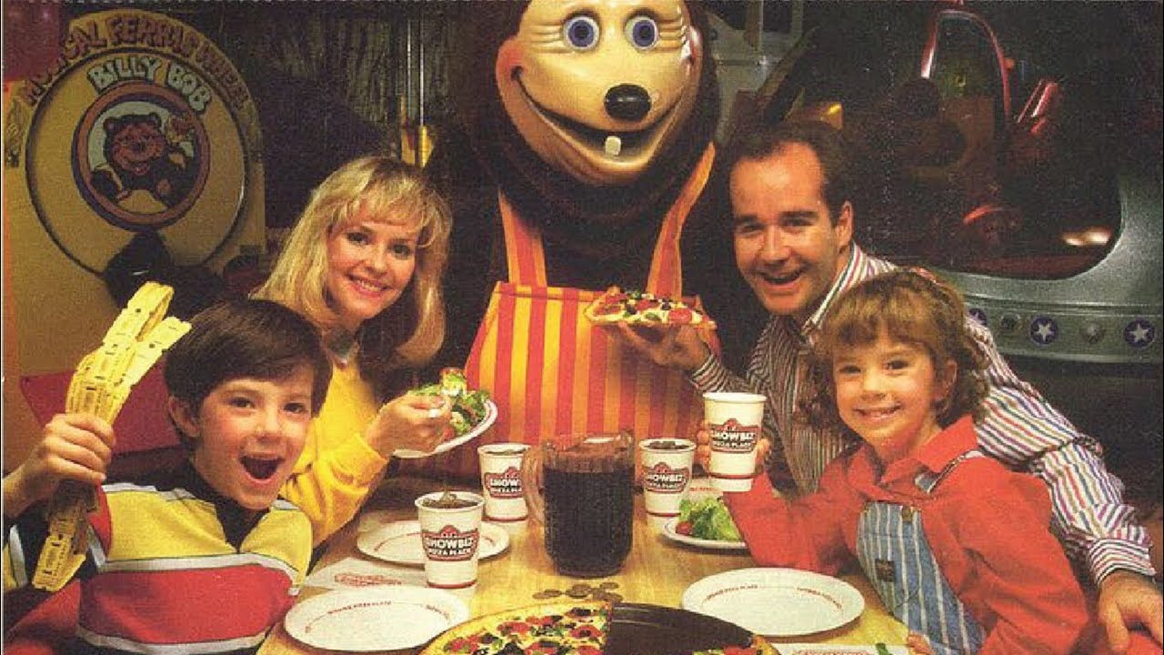MROCZNA HISTORIA SHOWBIZ PIZZA PLACE