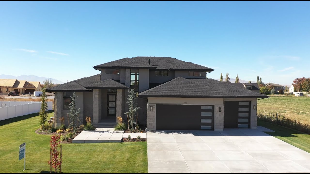 The Canon Floor Plan Contemporary & Craftsman