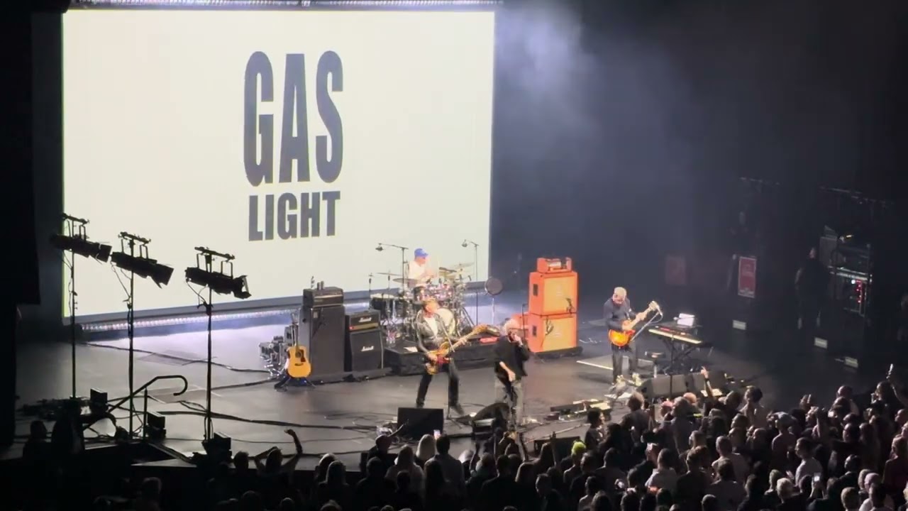 Travis - “Gaslight” (Live at Darling Harbour Theatre, Sydney 2026)