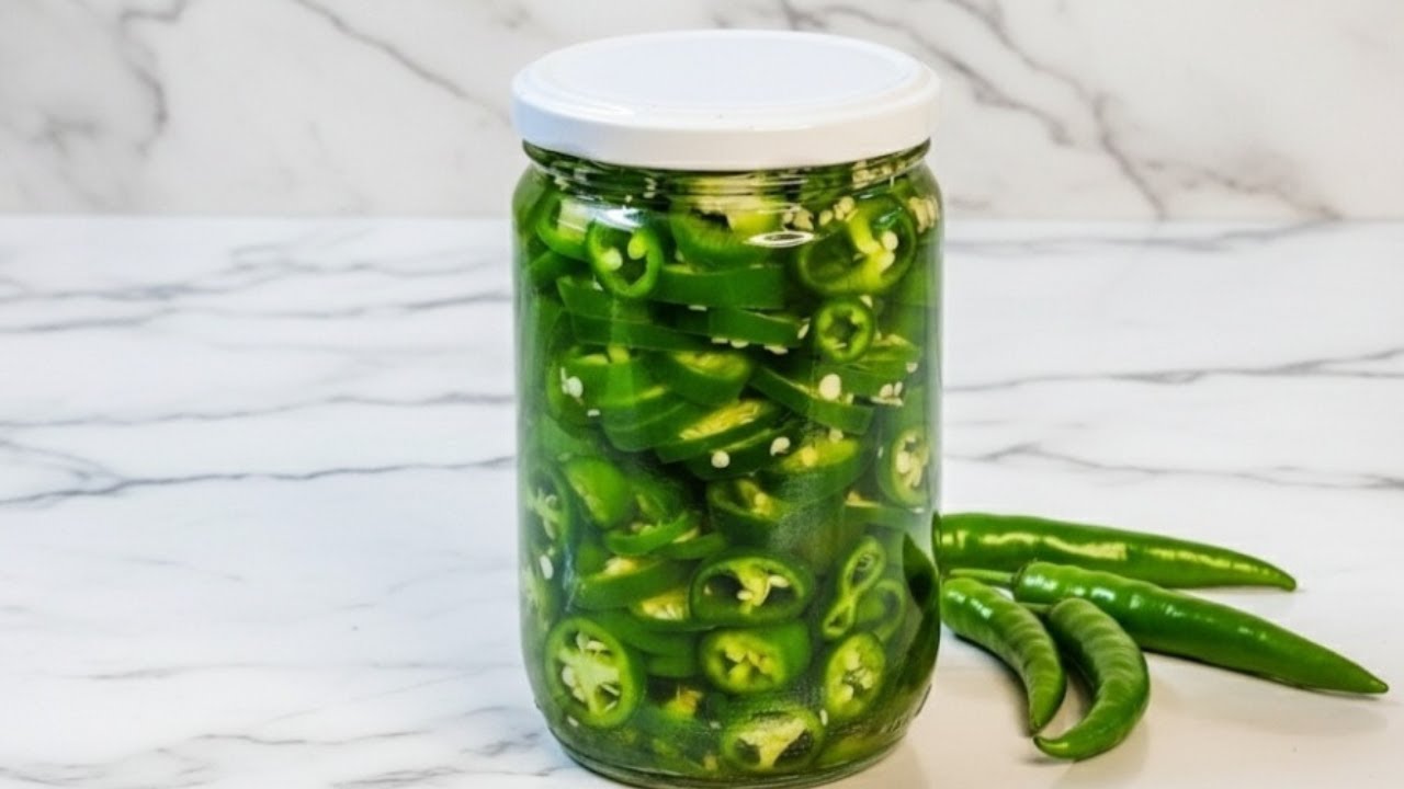 ​مخلل الهالبينو بقرشة خيالية! 🌶️ Authentic Pickled Jalapeños