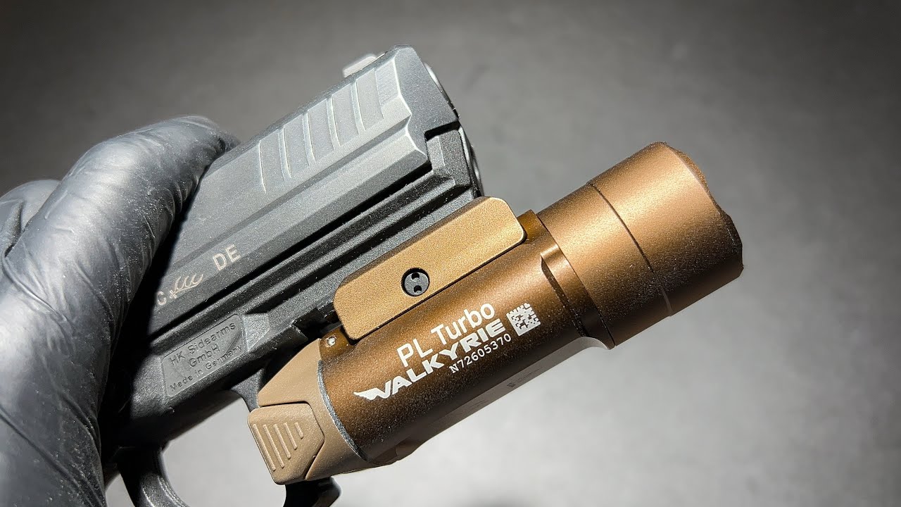 OLIGHT PL TURBO VALKYRIE  DESERT TAN ไฟฉายติดปืนแสงพุ่งเข้ม รางปรับระยะได้