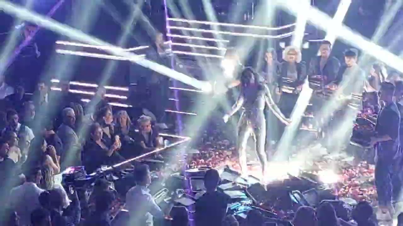 @despinavandiofficial Έναστρον Dance Medley