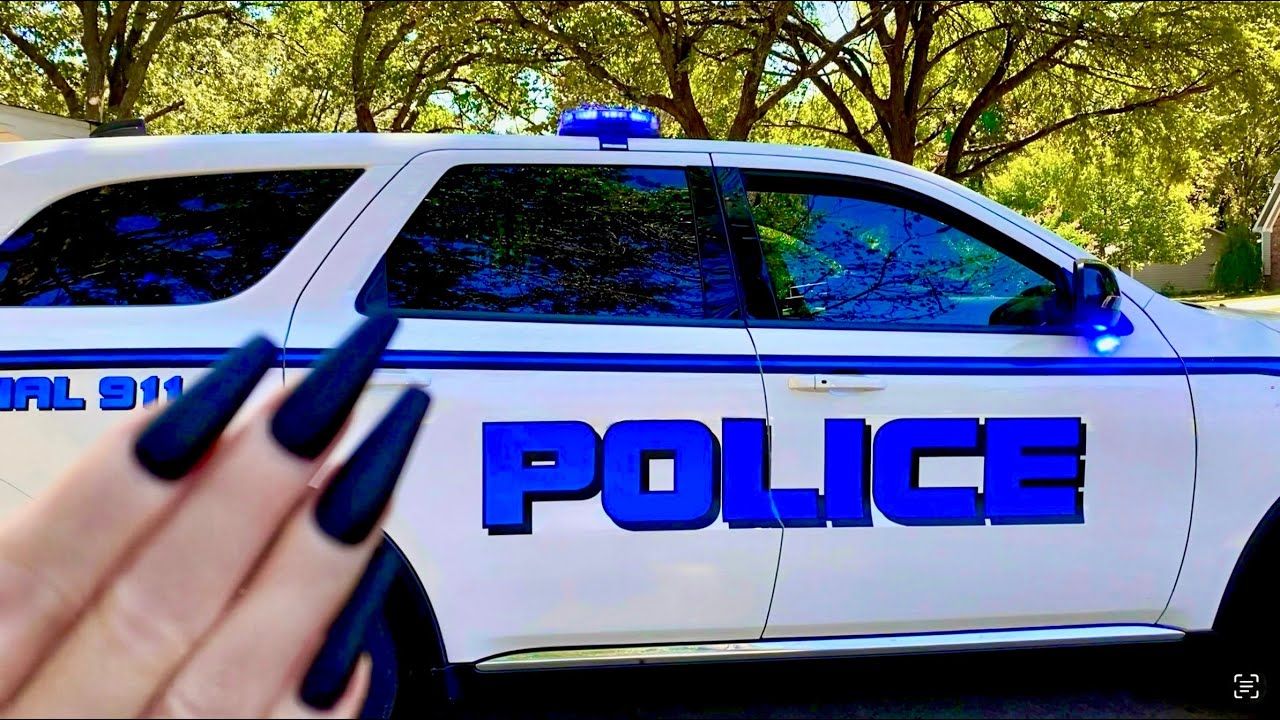 ASMR in POLICE CAR 🚔 TOUR w/TAPPING & SCRATCHING