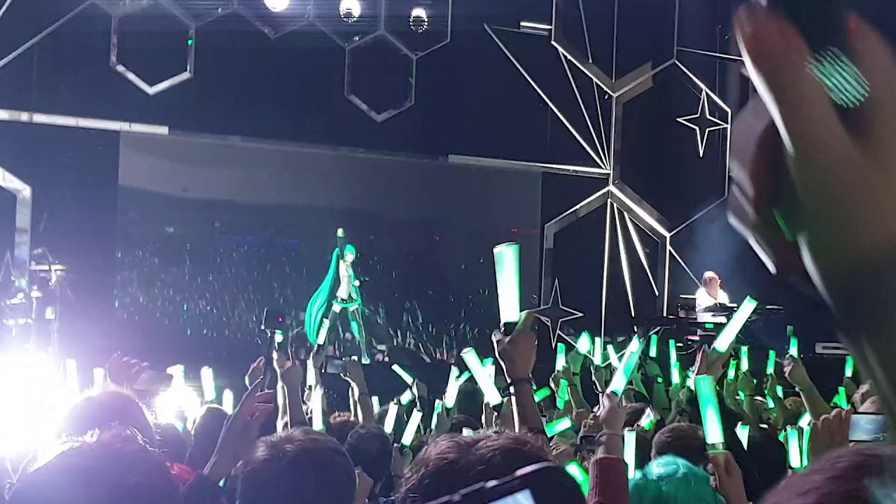 Hatsune Miku - Teo with Miku Expo intro - Live London 2020