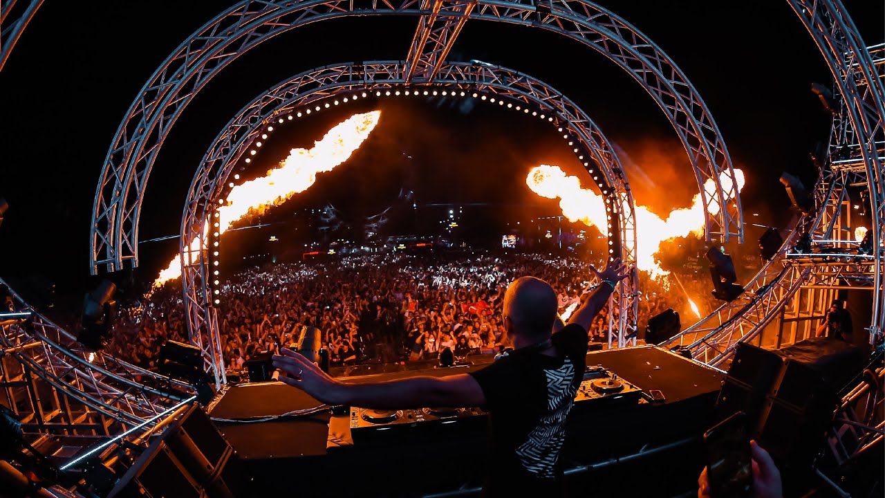 VINI VICI Live At NEON Countdown 2022