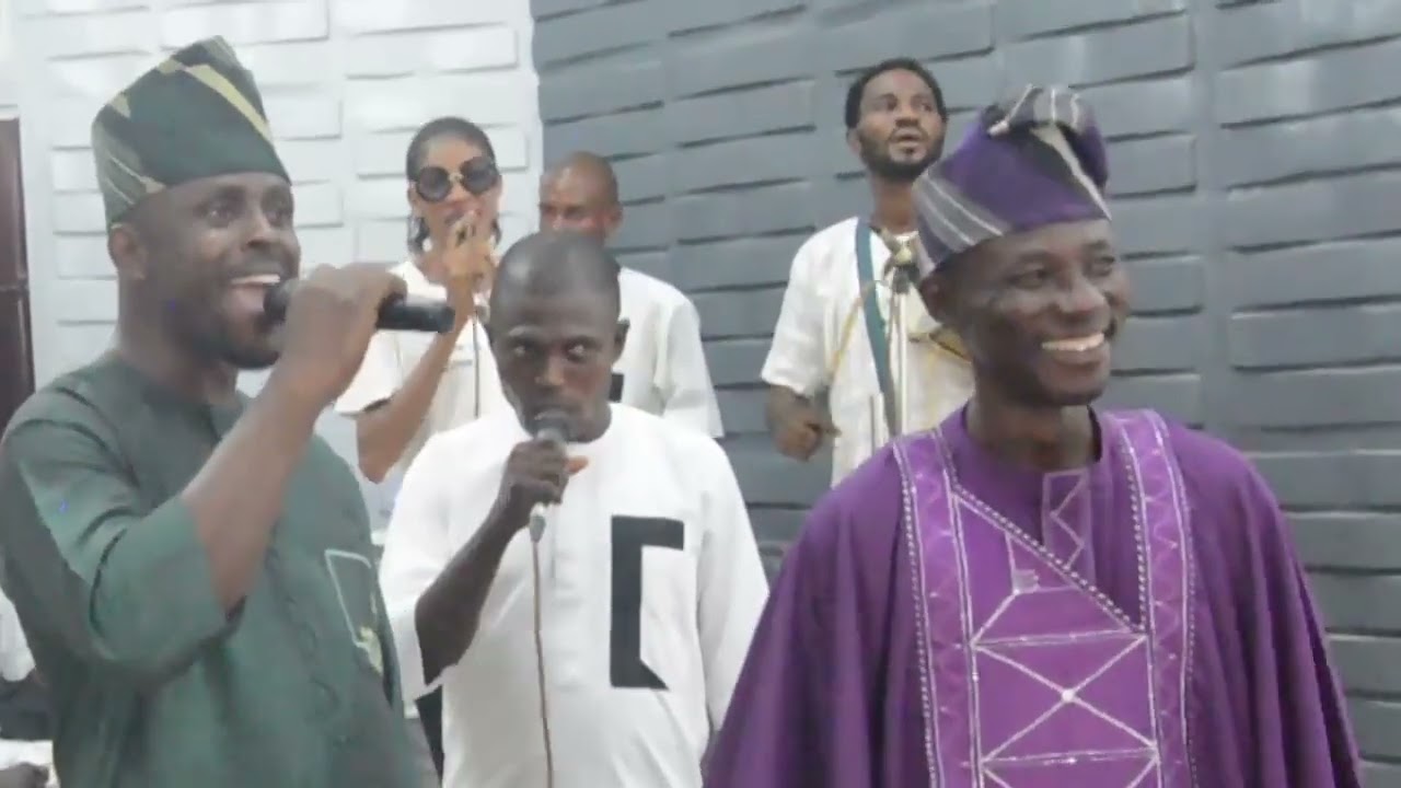 SEE ALFA IBRAHIM ADEMUYIWA DANCE TO SEUN DOUBLE CROWN