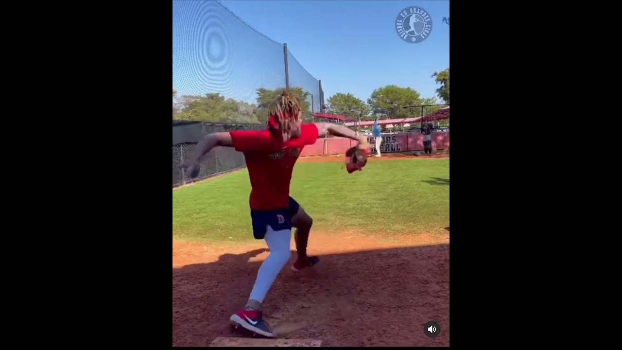 Luis guerrero haciendo bullpen 🚂⚡️⚡️⚡️solo 2 seam