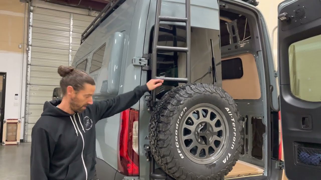 Лучшая лестница и держатель запасного колеса для Mercedes Sprinter: Aluminess