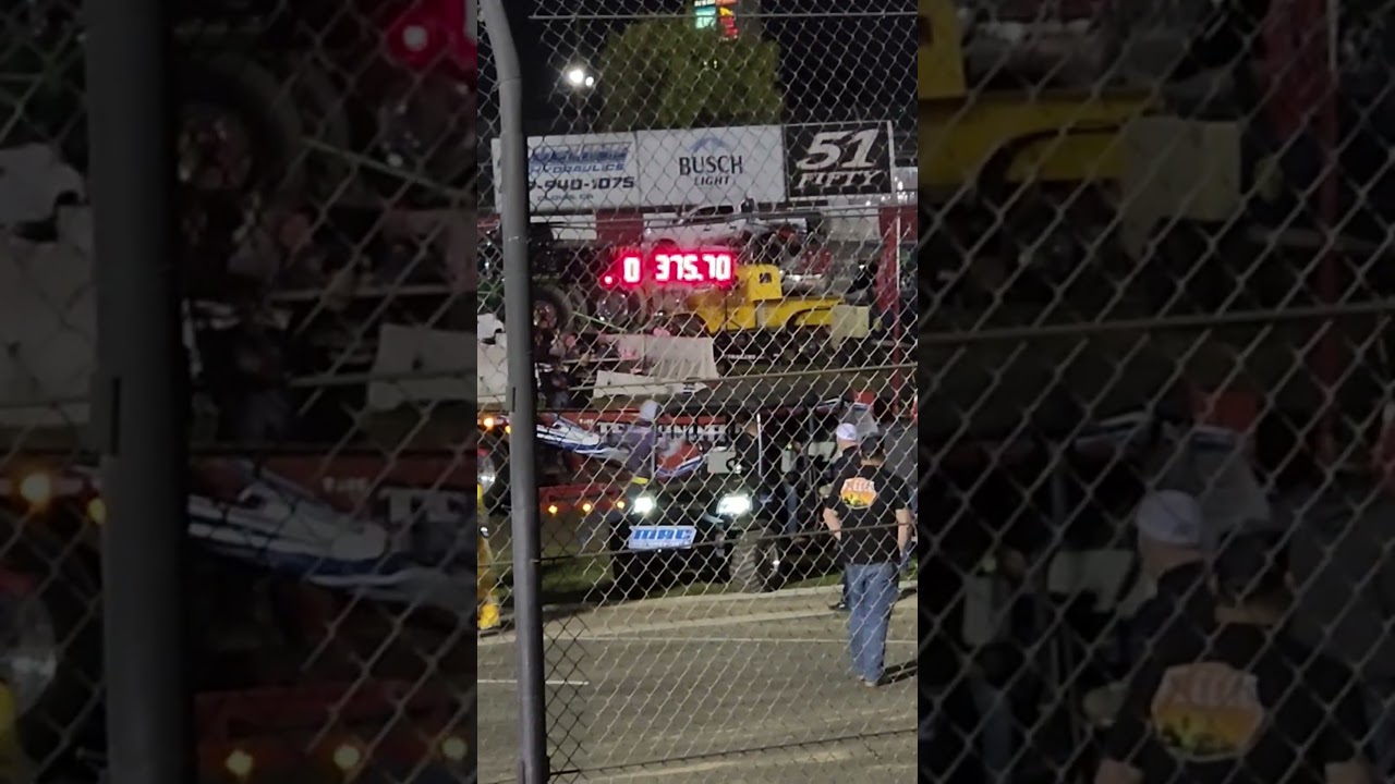 Multi engine tractor pulls