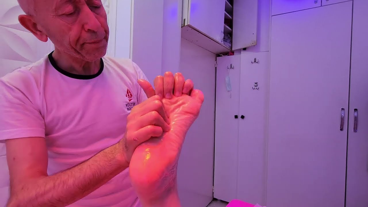 Pink Barber's Power put her in the Zone! (ASMR to go sleep) Istanbul, Turkey 🇹🇷