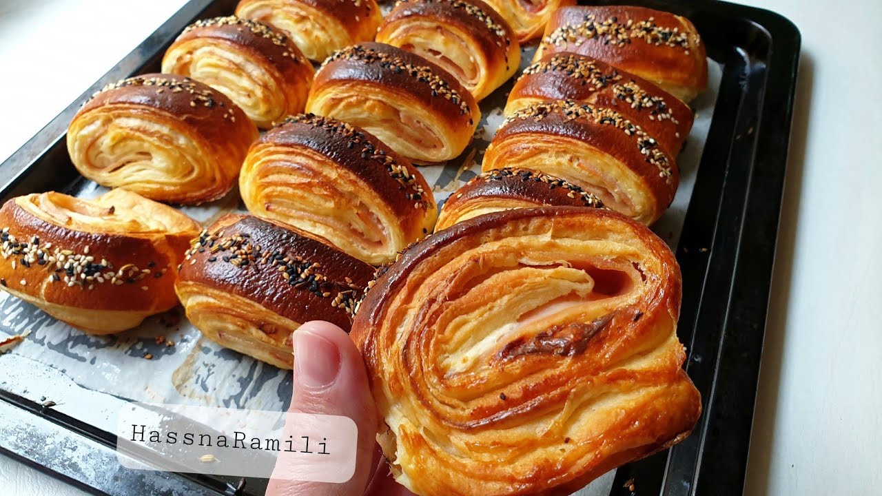 عجينة الكرواسون بدوون توراق بحشوة مالحة تستحق التجربة 👍