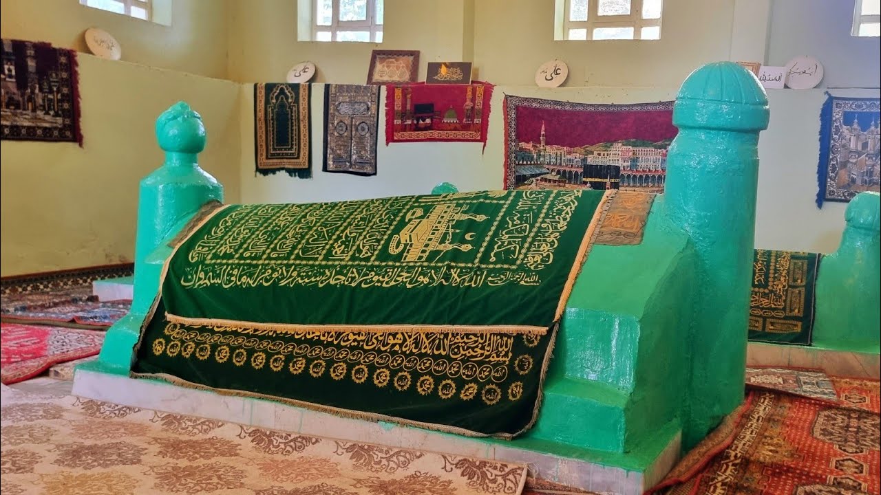 Bolvadin Sultan Carullah Zemahşeri Türbesi