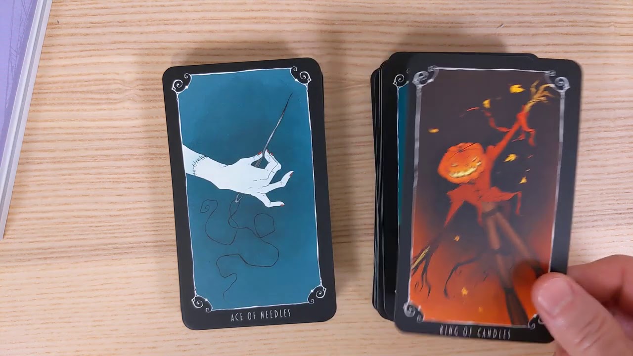 Nightmare Before Christmas Tarot - Unboxing and first look!