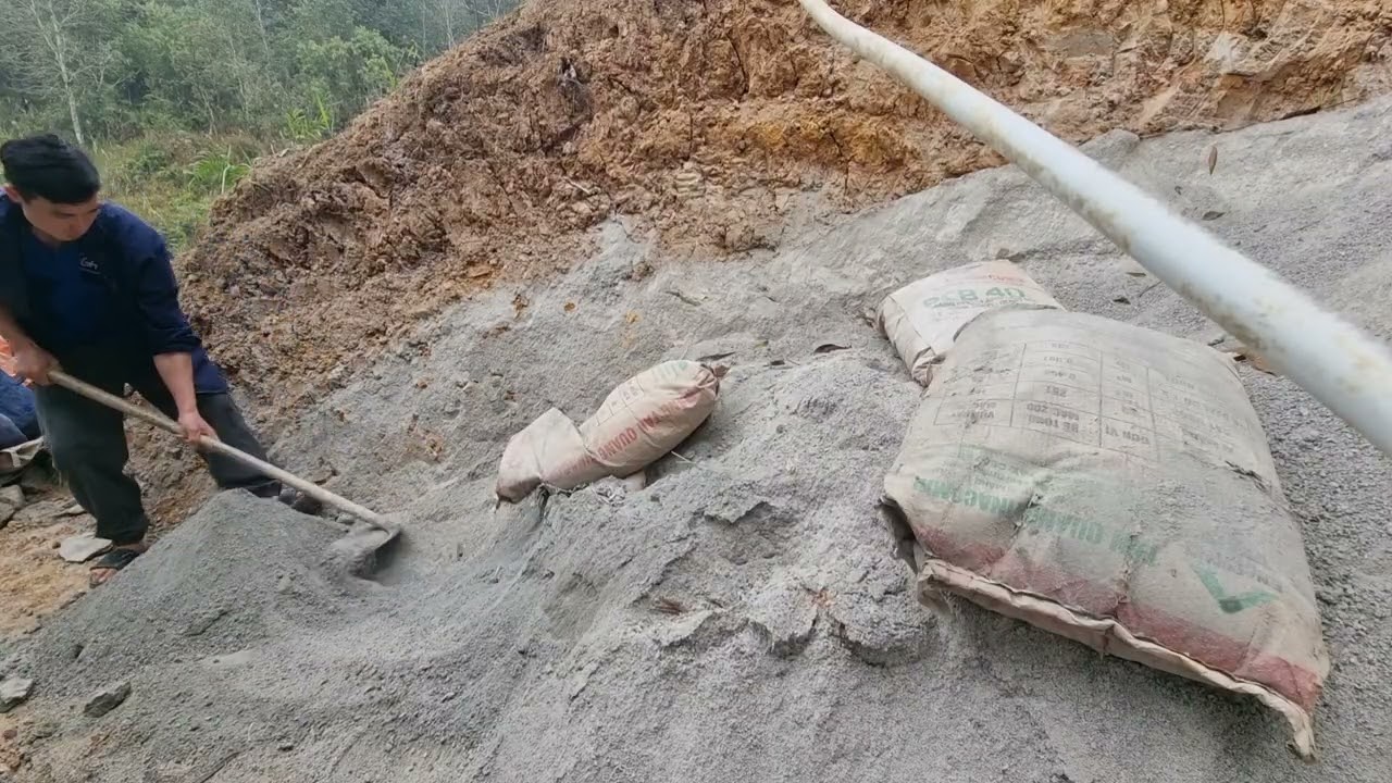 Completed the new pig pen and prepared to bring in piglets.Lẻng Bạch Đích