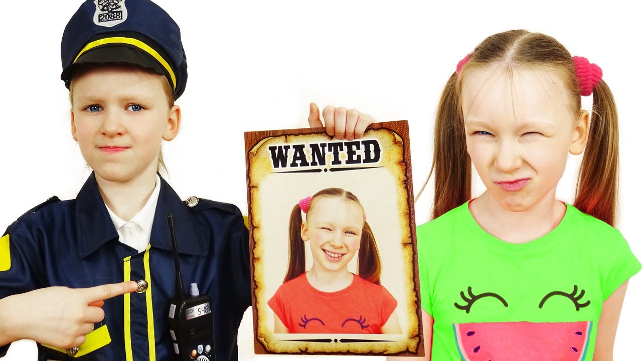 Lisa Pretend Play Funny Police Chase Story for Kids