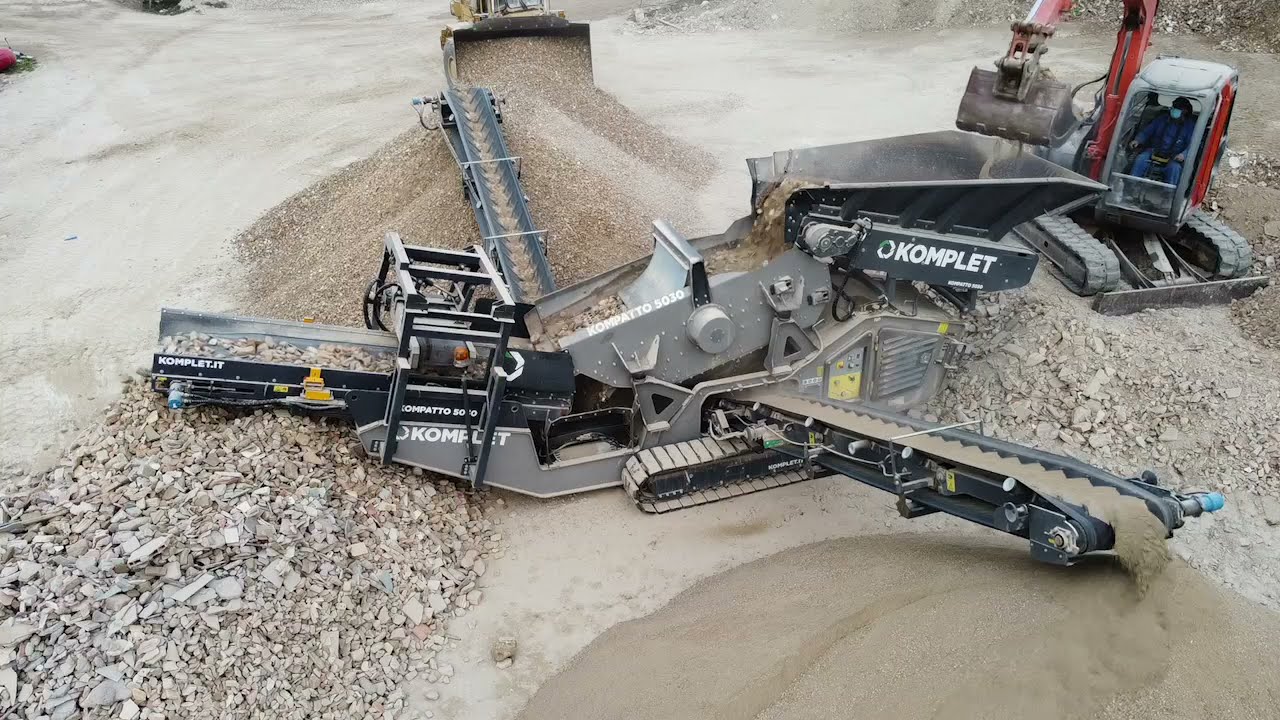 Mobile Vibrating Screener Processing Rock at Quarry