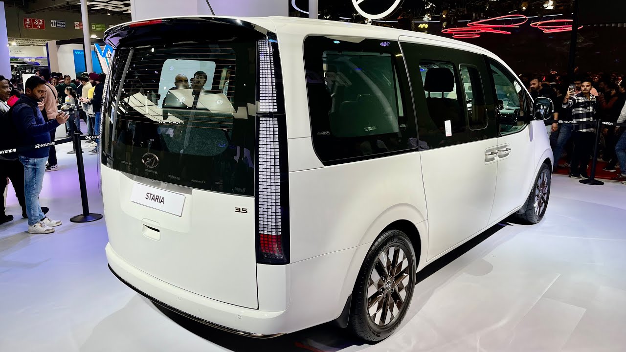 Новый Hyundai Staria 2025 года &mdash; лучший просторный фургон, интерьер и экстерьер