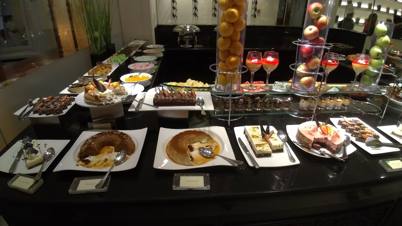 HARBOUR COURT THE KINGSBUTY HOTEL COLOMBO SRI LANKA (The longest buffet in colombo)