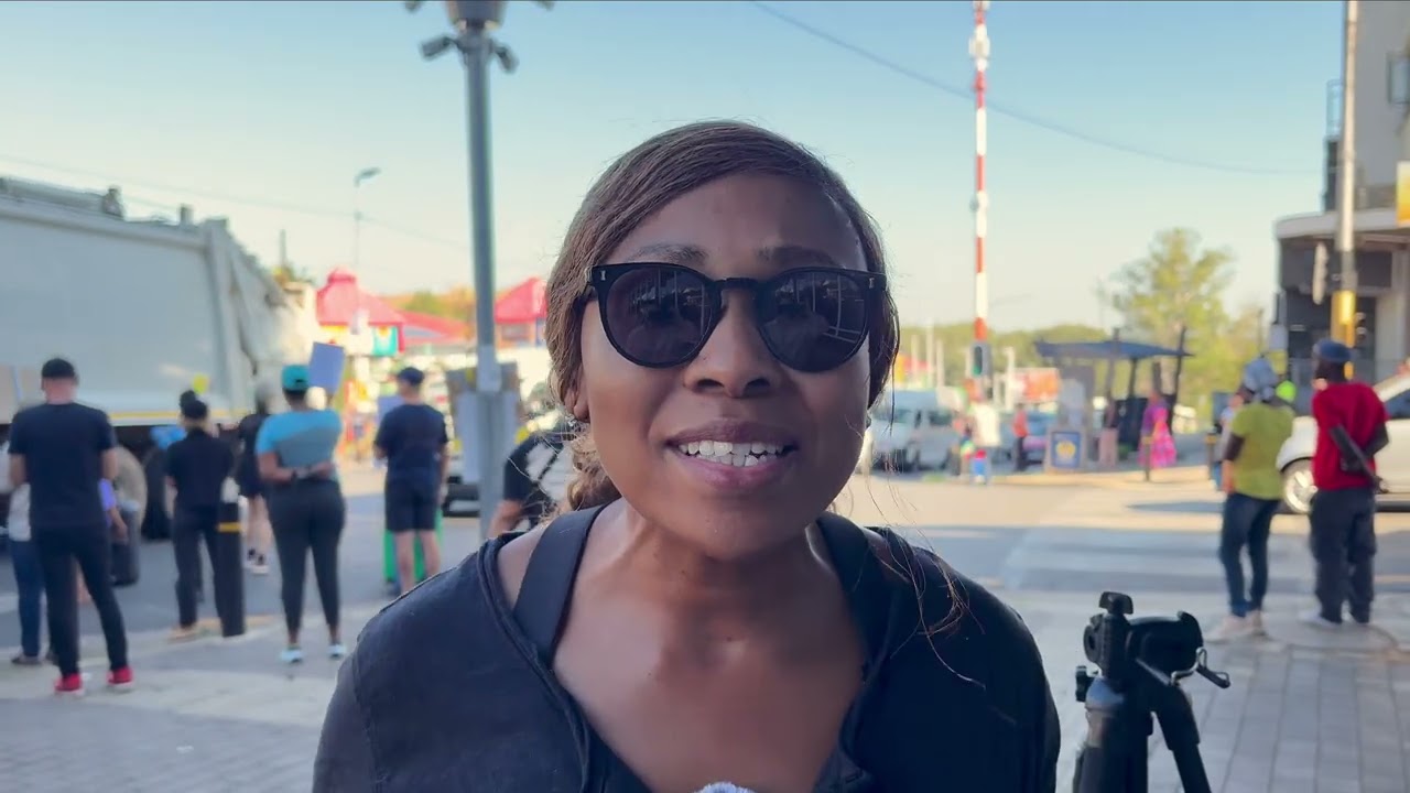 Residents of Johannesburg take to the streets to protest water crisis