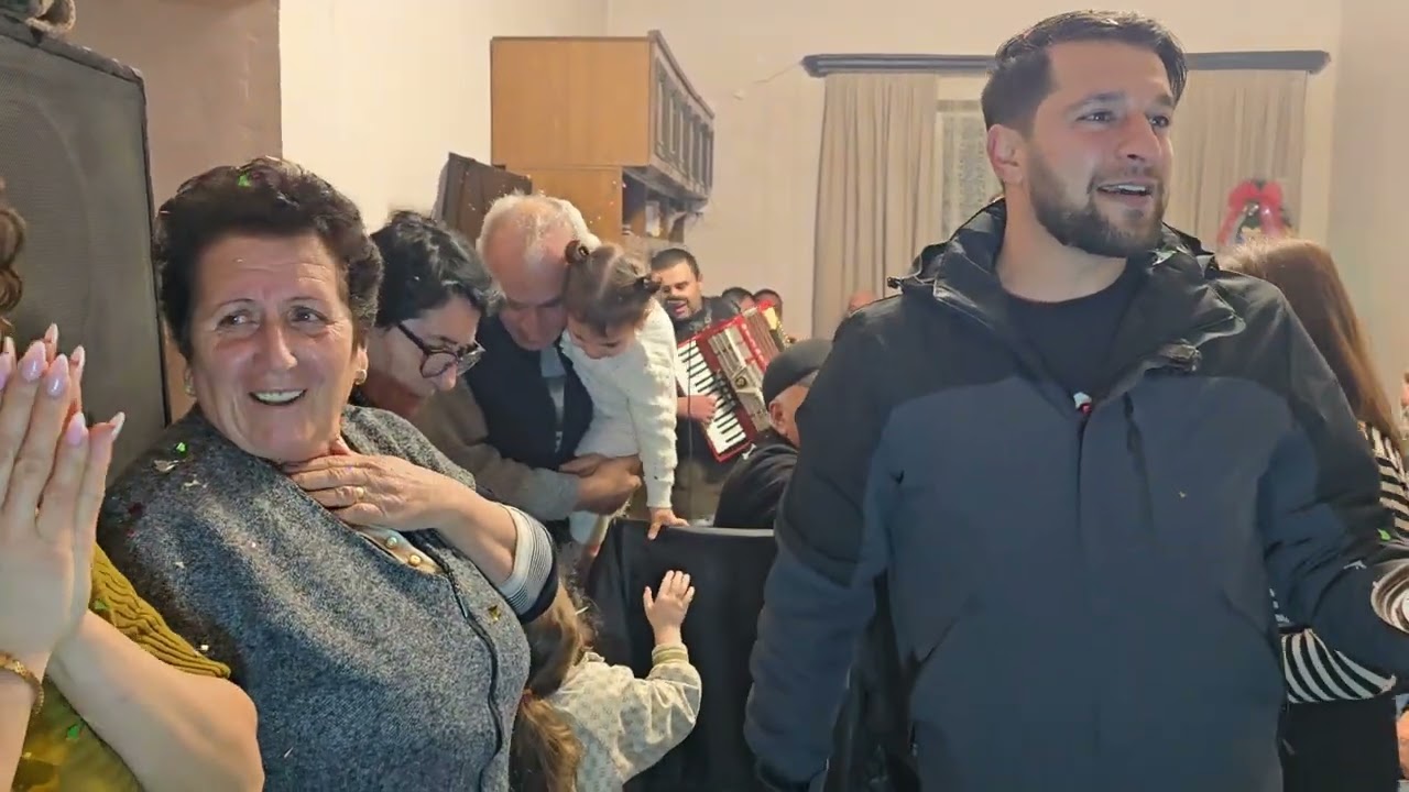 Անակնկալ Հովտաշատում զորացրվել էր  բանակից Արմանը իր տատիկի ծննդյան օրը