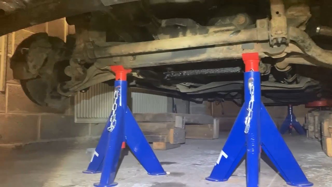 Fixing Mercedes W163 part 1 - Introduction, work begins