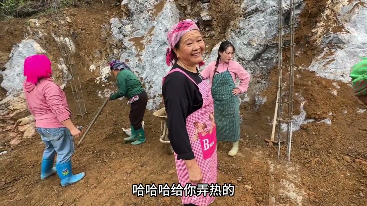 岳父家房子填空全村人来帮忙都夸赞岳父怎么找到这么好的中国姑爷#越南媳妇 #越南女孩 #越南风土人情