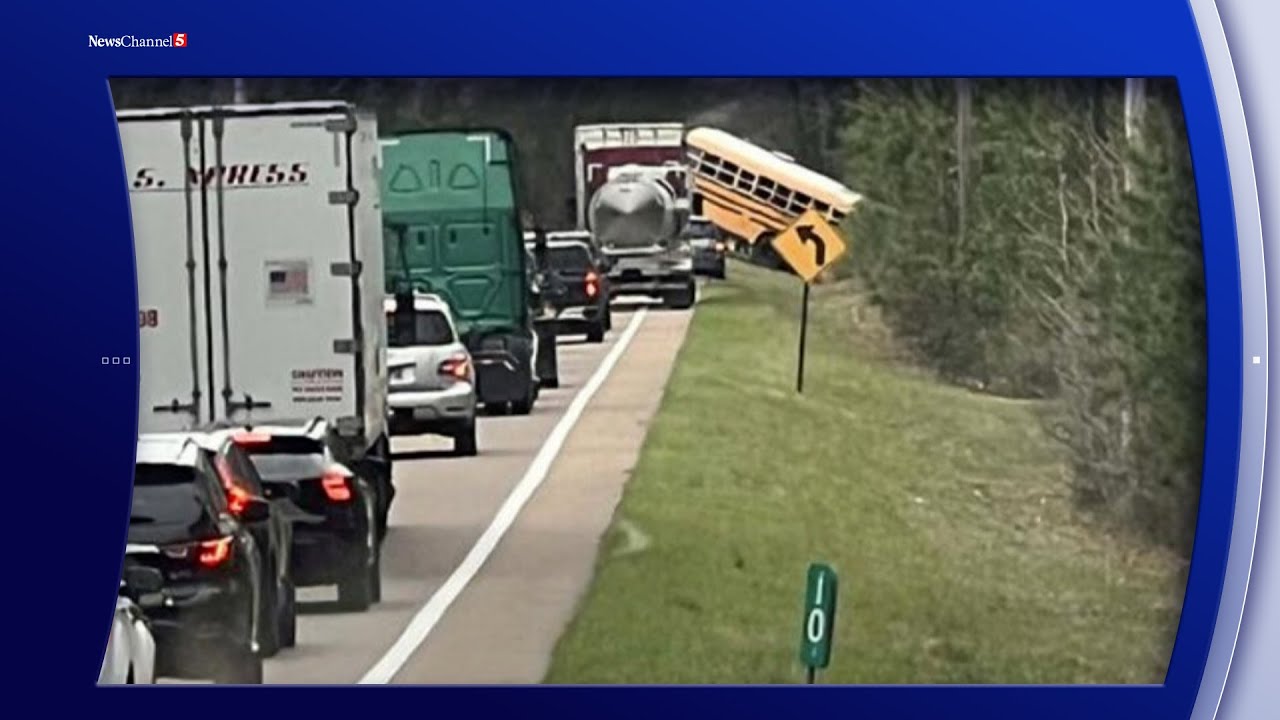 2 students killed in crash involving a Kenwood Middle School bus