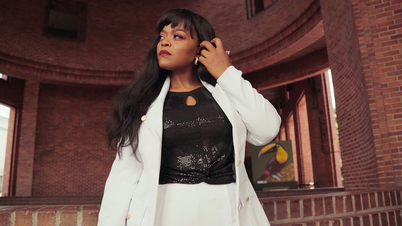 Sola - Clara Asprilla - Video Oficial