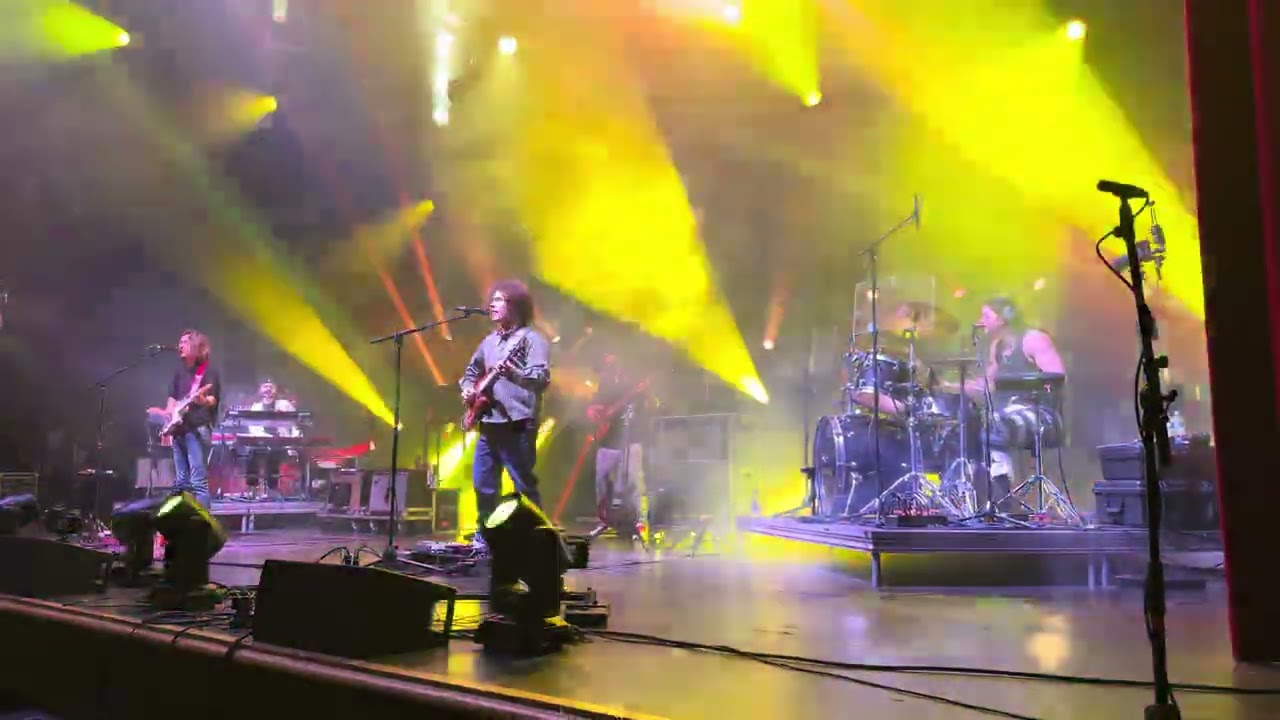 Dogs in a Pile - Fire (Jimi Hendrix) @ The Capitol Theater Port Chester NY 2/14/26