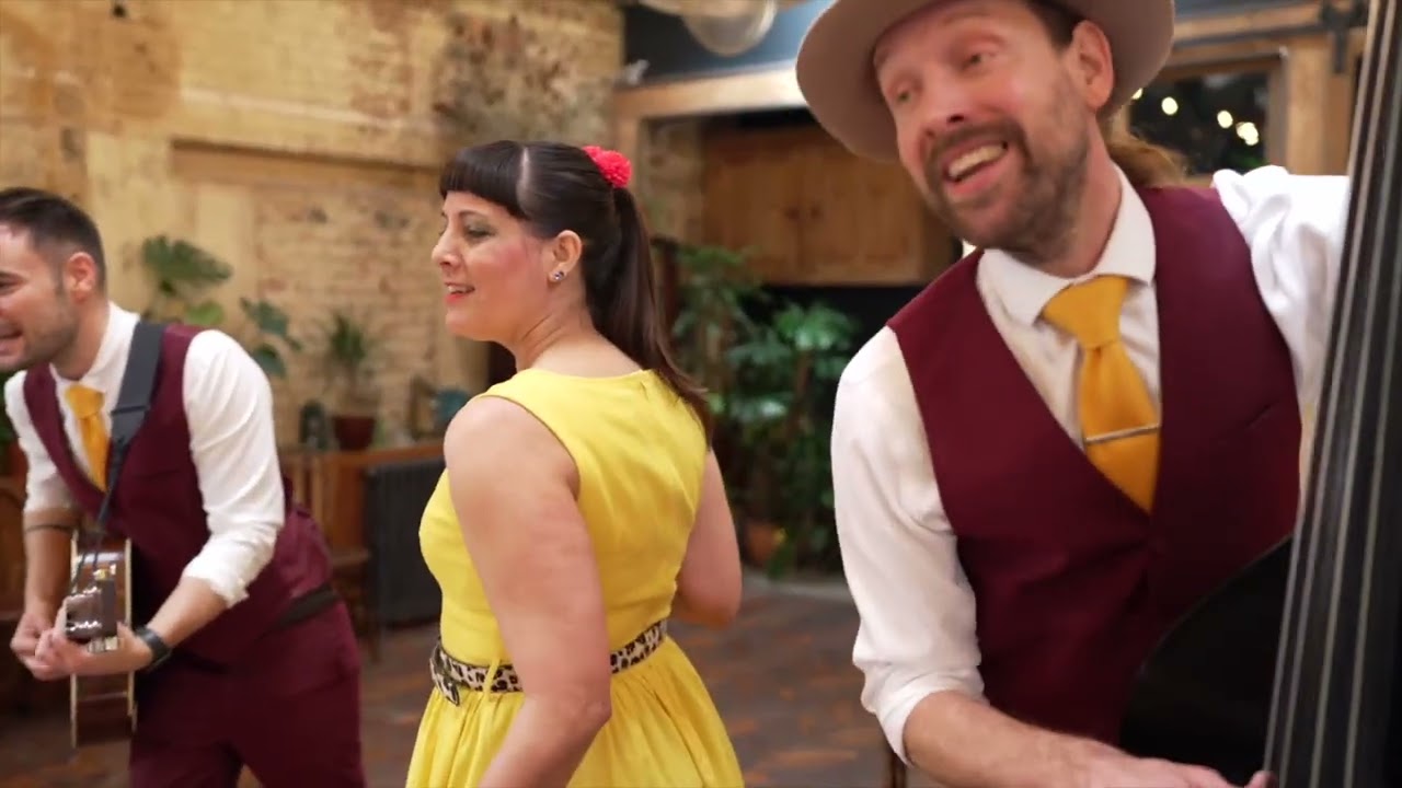 Roaming Band For Weddings in Kent - Dan & Friends
