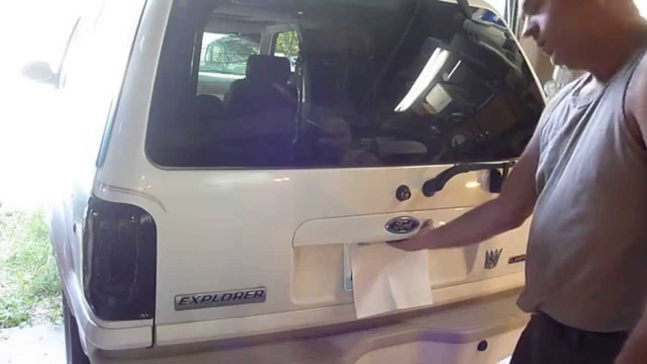 Ремонт рычага подъемной двери Ford Explorer (длинное видео)