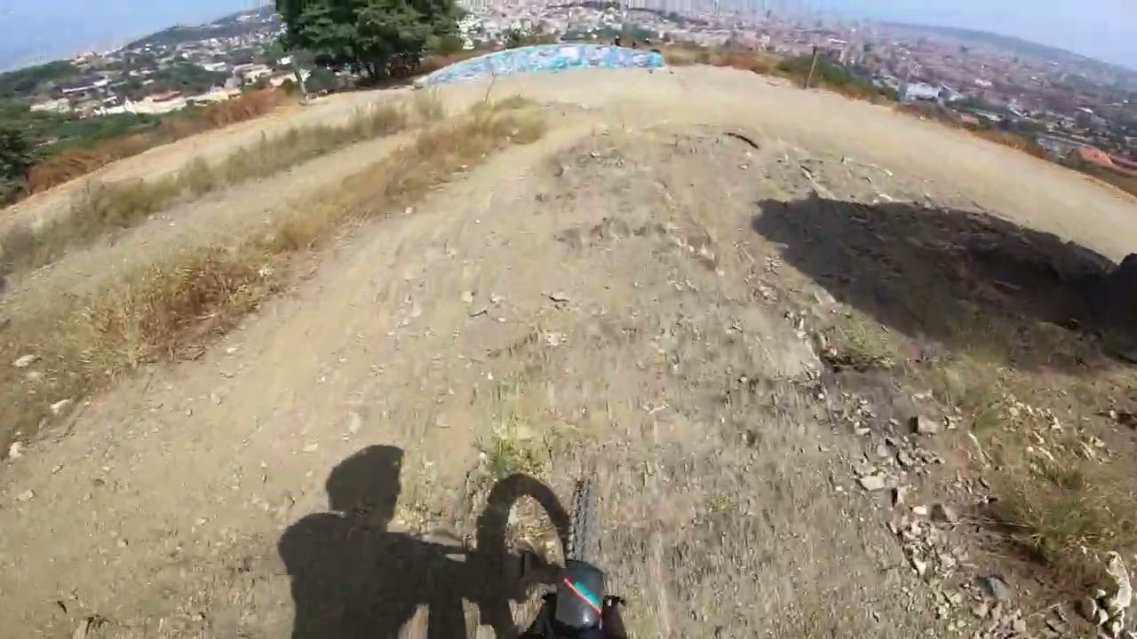 Downhill en Barcelona (Trialera Secreta/Raices)