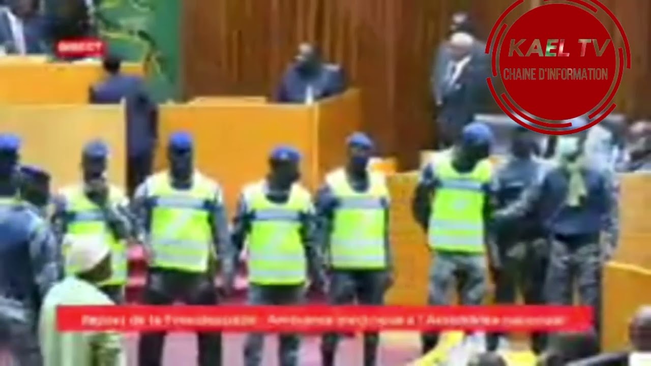Khawtef 🔥🫣Les gendarmes viennent d'entr&eacute; dans l' enceinte de l'h&eacute;micycle 🔥🔥