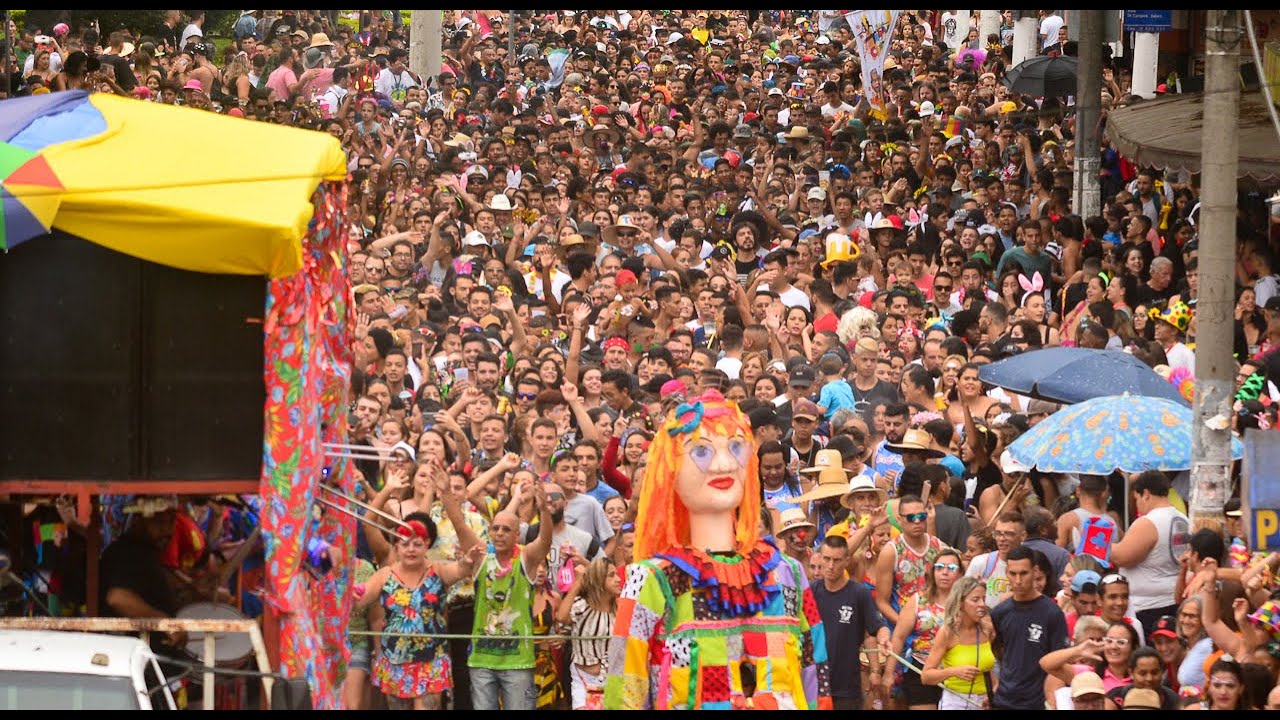 Bloco Juca Teles arrasta multidão no carnaval 2020 de Pindamonhangaba