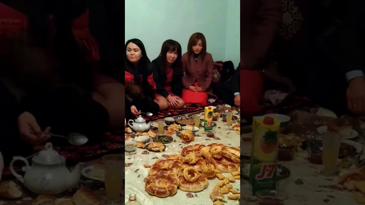 7 Тилде ырдап тойдун коркун ачып жатат