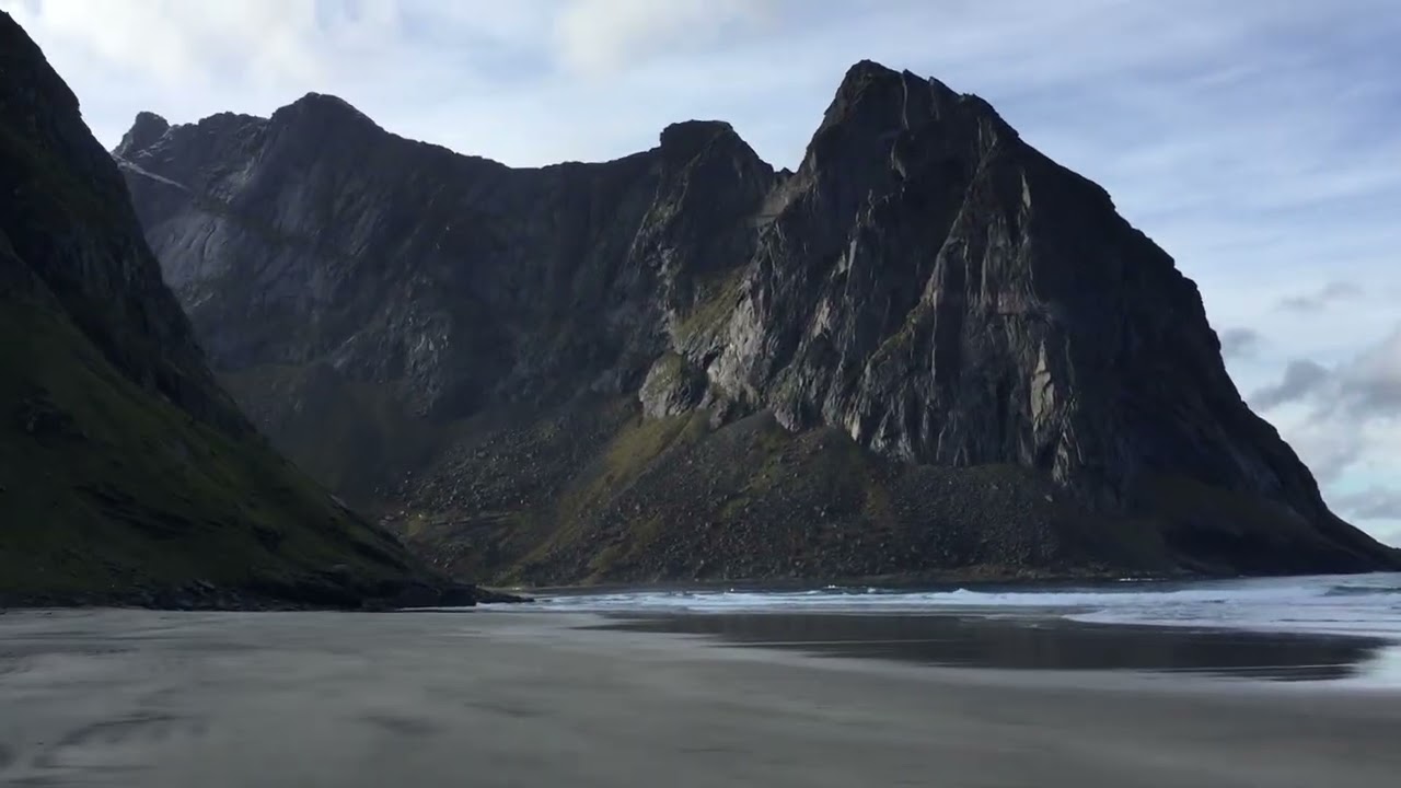Kvalvika Beach, Fredvang