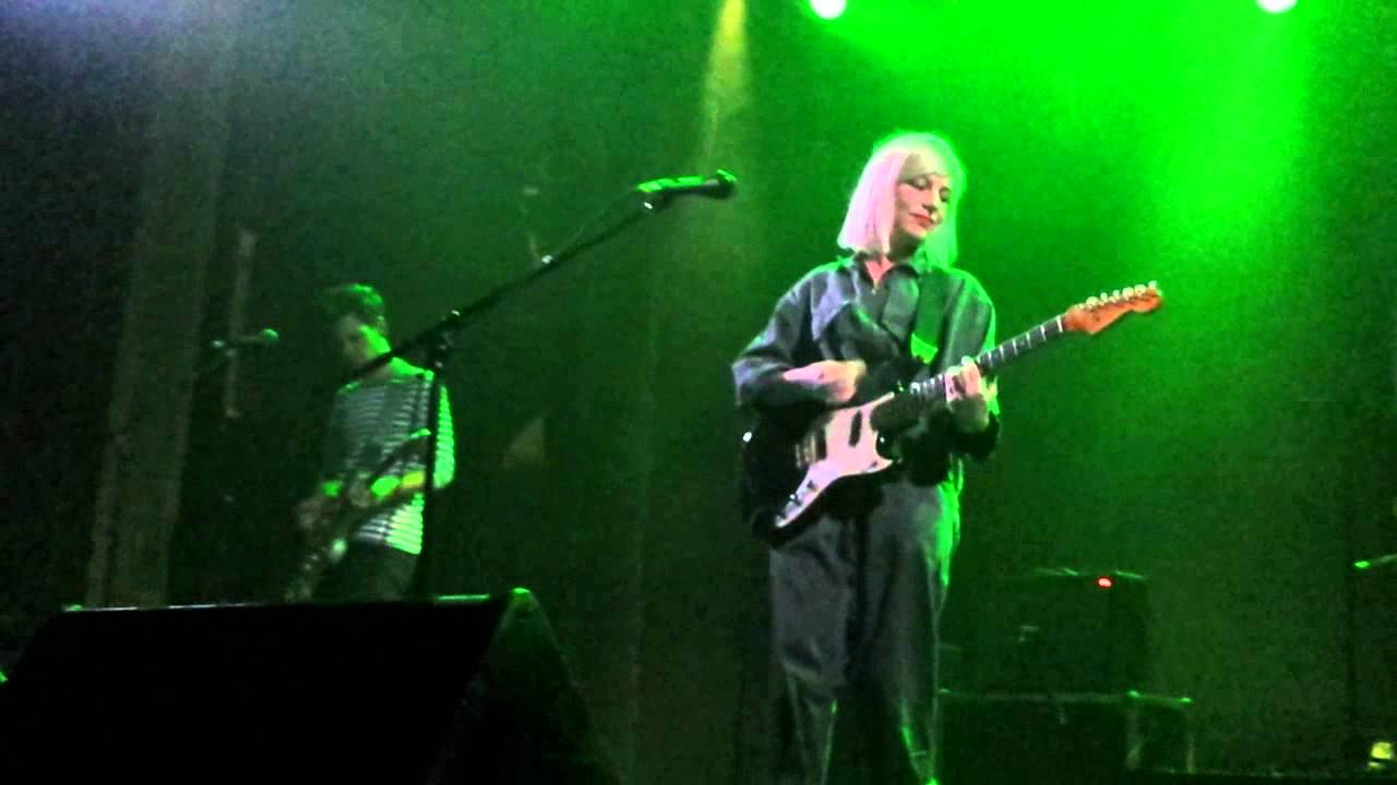 Alvvays - Lloyd I'm Ready To Be Heartbroken (Camera Obscura) live cover 2015