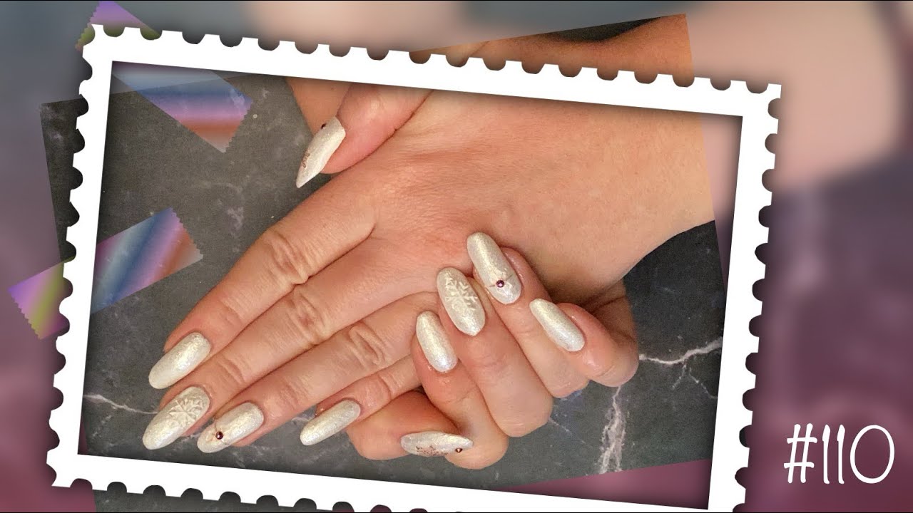 Плейлист - Маникюромагия.  💅  Домашний маникюр обычным лаком + наклейки. Натуральные ногти!