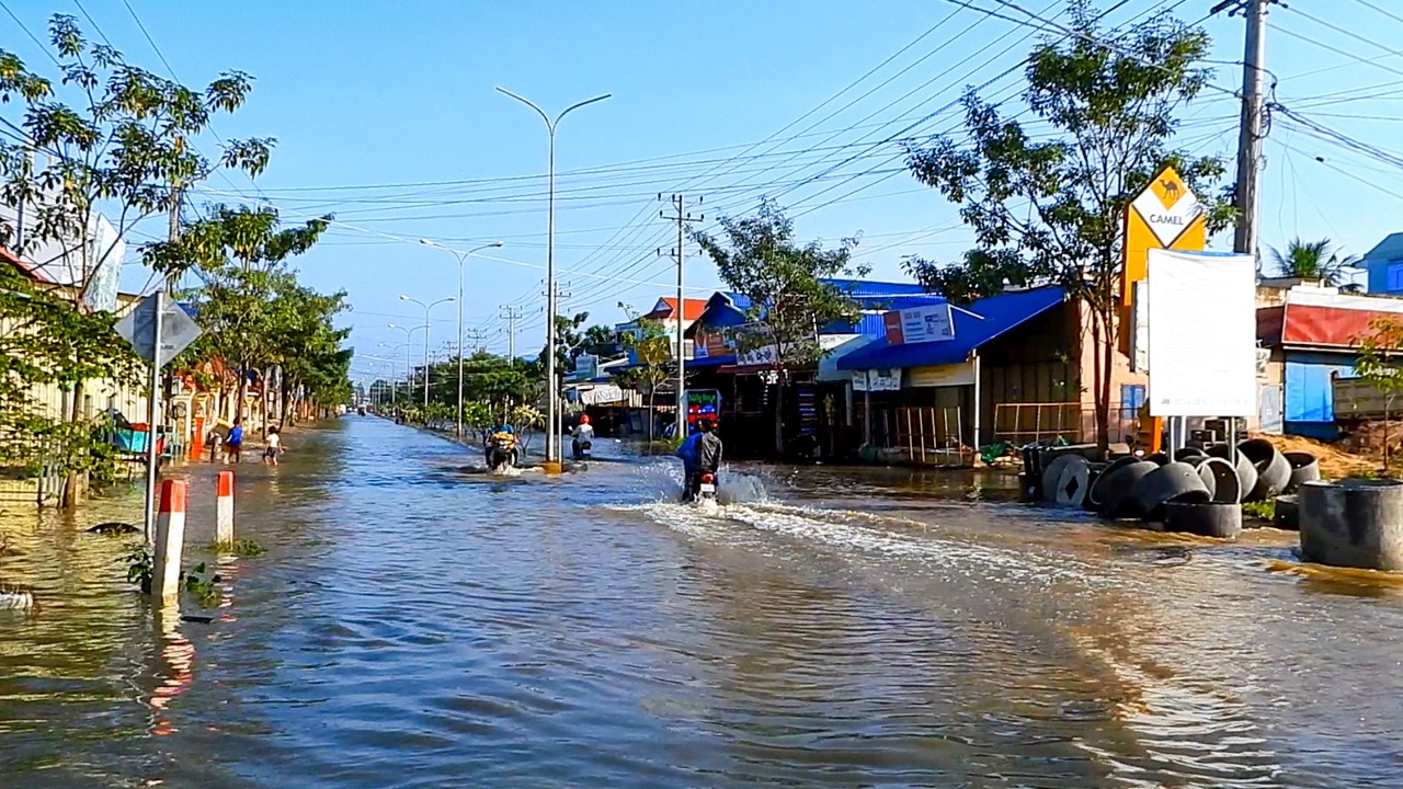 Advantage Of Clean Culvert Drain On Street
