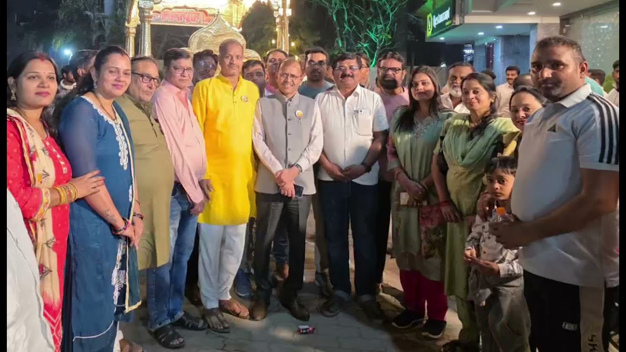  साईं अनुभूति परिवार के सदस्य,CEO sir और अनिल बादशाहपुर सेवक के साथ 