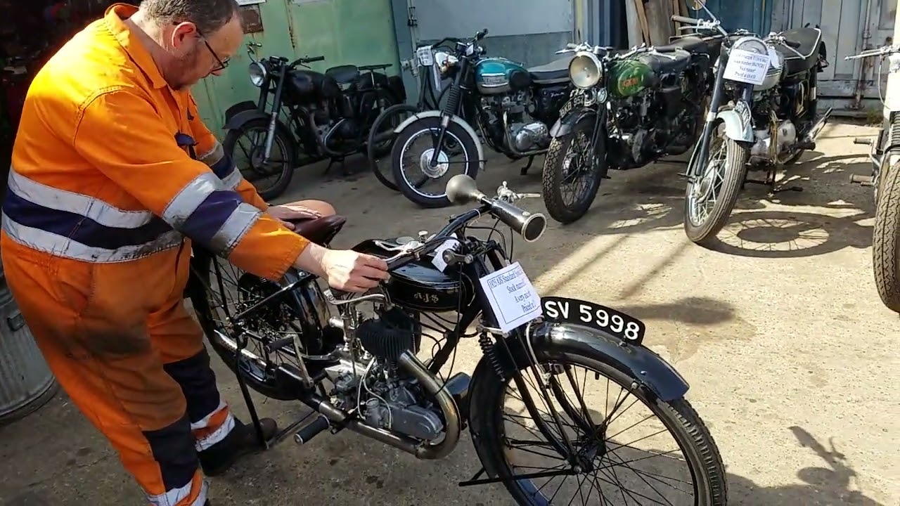1925 AJS Standard Sporting Model E5 350cc at Andy Tiernans #08508AJS