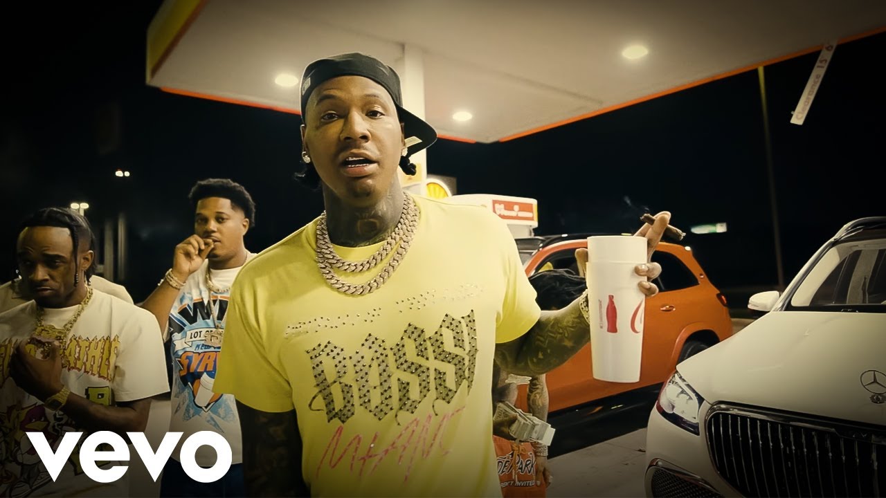 Moneybagg Yo ft. Latto & GloRilla - Yellow Roadster [Music Video]