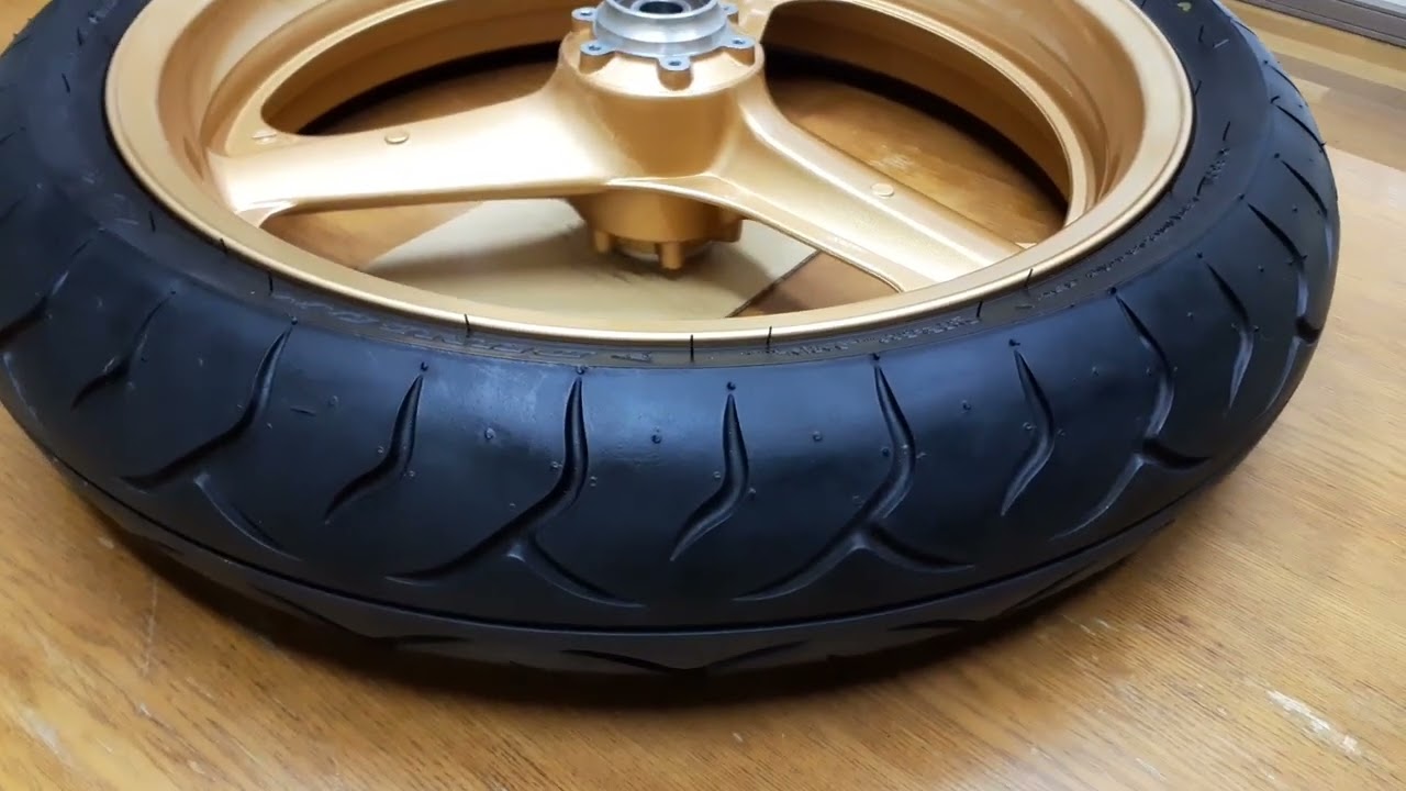 前後ホイール CB1300SFで使用　フロント１８インチ リア１７インチ　金色　前輪の詳細動画