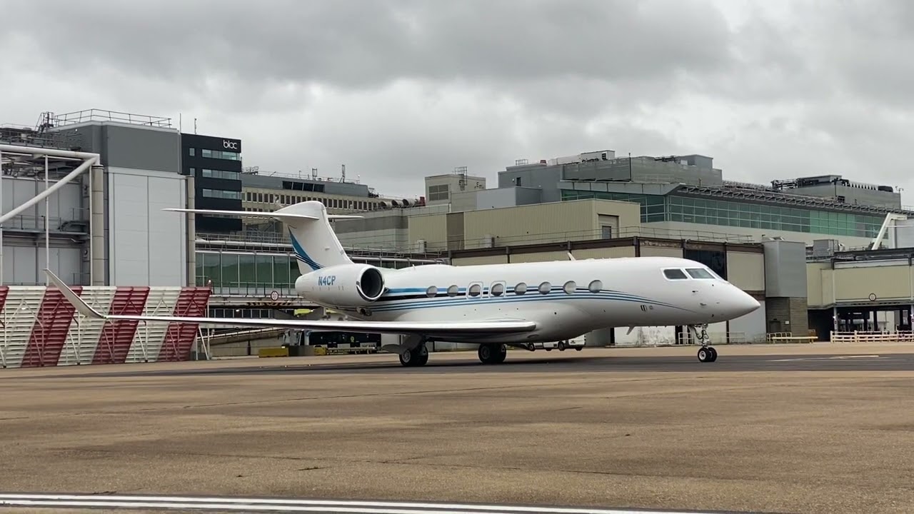 Gulfstream G650 Pushback and Engine start with taxing