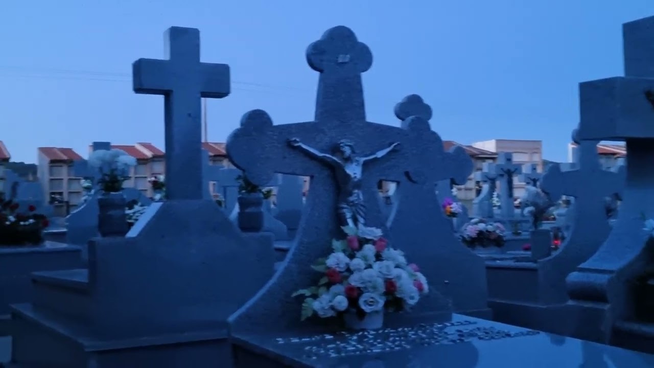 Noche de Ánimas.Cementerio de Urda. 31 octubre 2023.
