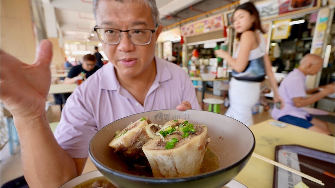 (SHORTS) This is the best VIETNAMESE PHO that I have tasted! (Old Airport Rd Food Centre, Singapore)